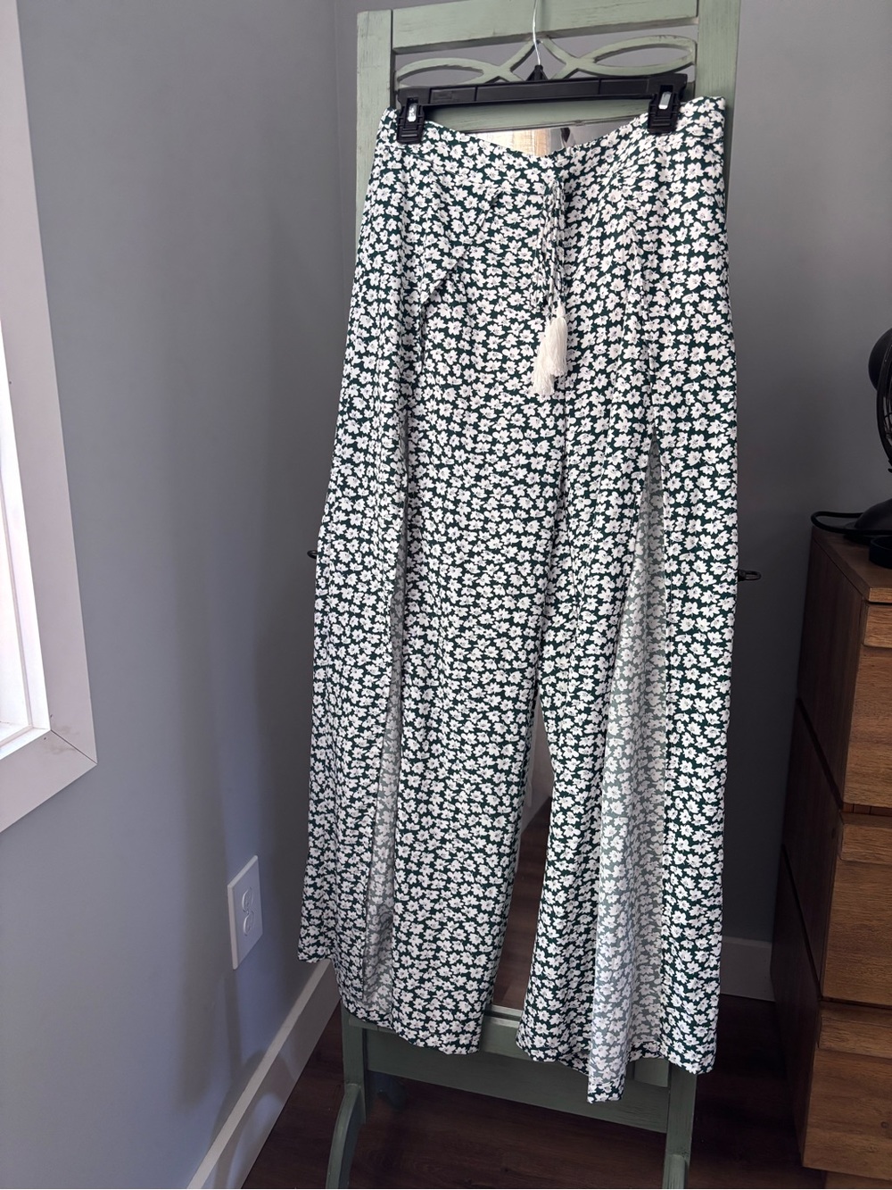 SHEIN Dark Green Wide-Leg Floral Trousers with White Blossoms